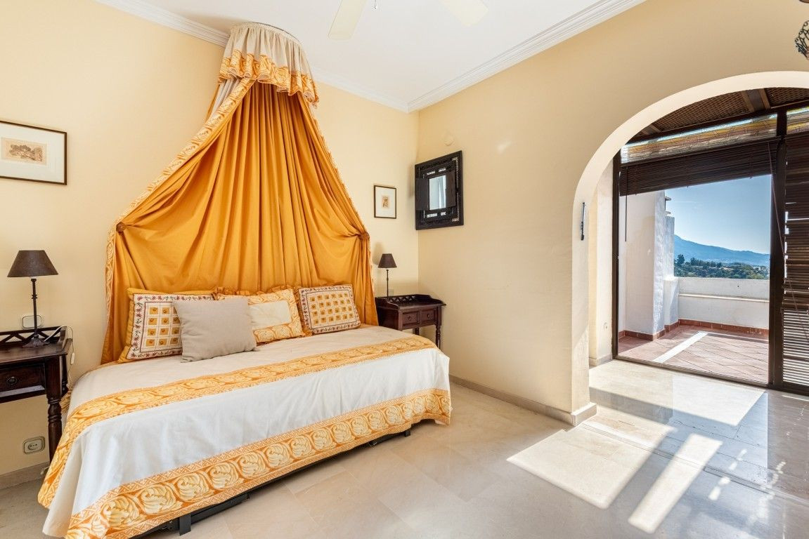 Penthouse for sale in Benahavís
