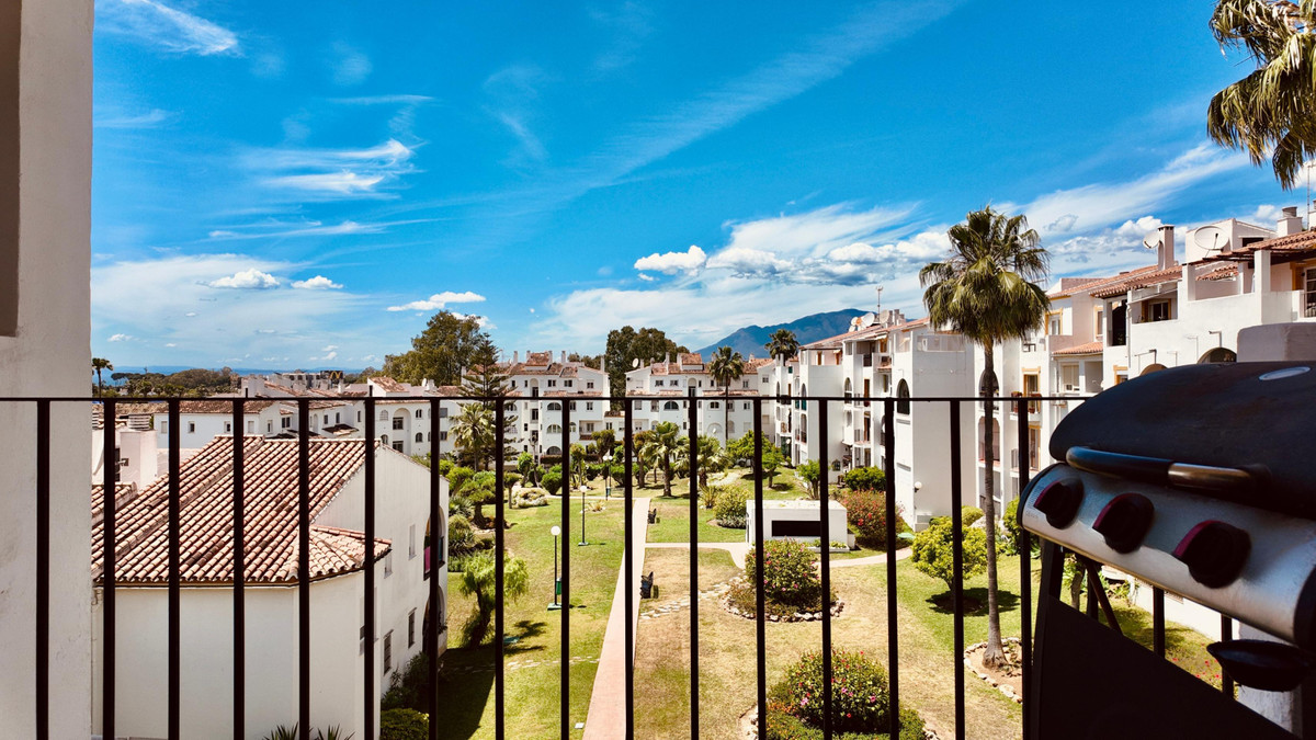 Penthouse for sale in Estepona