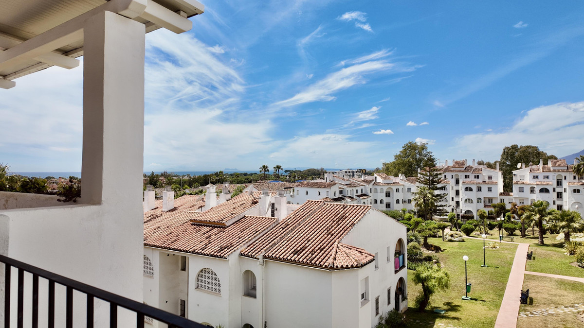 Penthouse for sale in Estepona