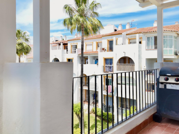 Penthouse for sale in Estepona