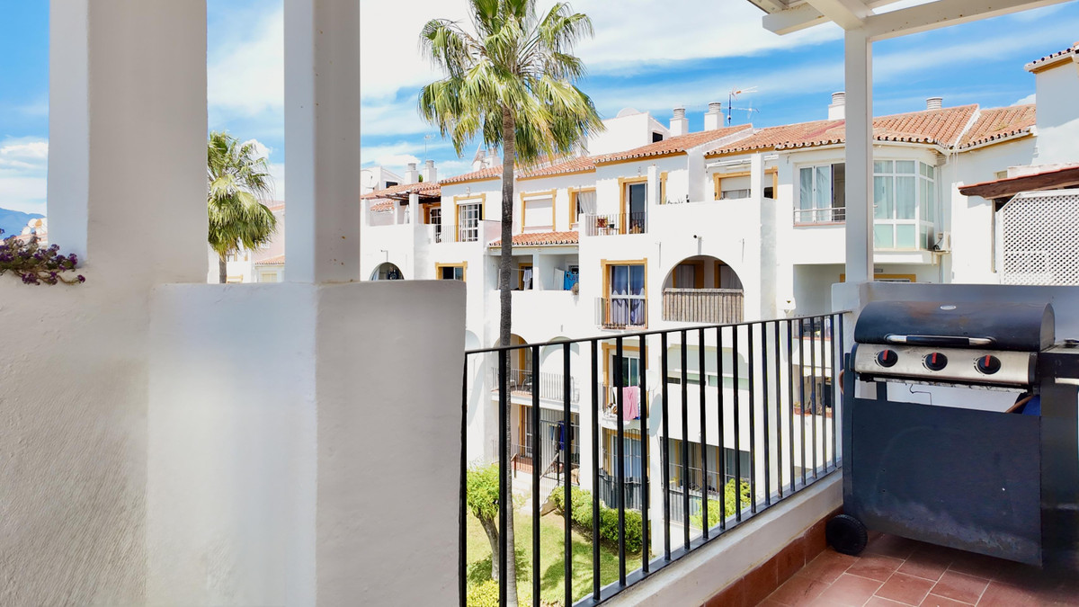 Penthouse for sale in Estepona