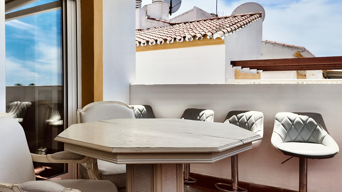 Penthouse for sale in Estepona