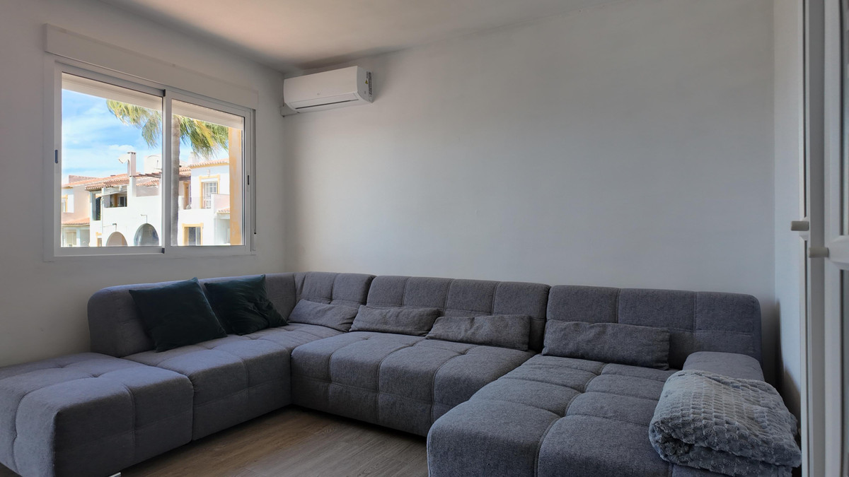 Penthouse for sale in Estepona