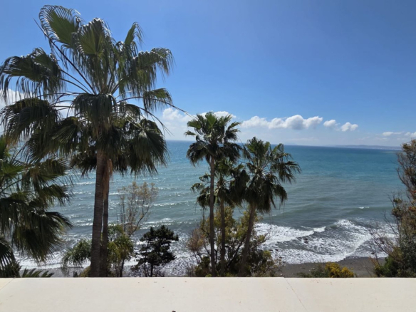Penthouse for sale in Estepona