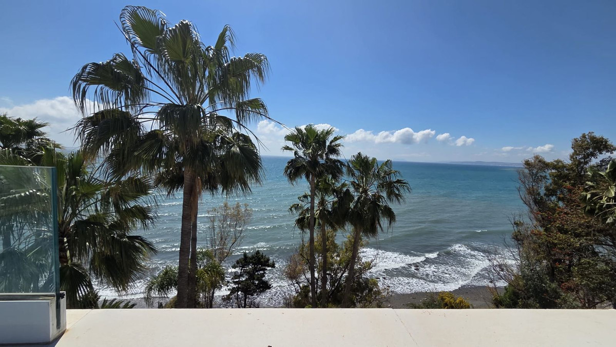 Penthouse for sale in Estepona