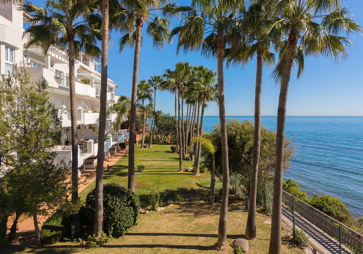 Penthouse for sale in Estepona