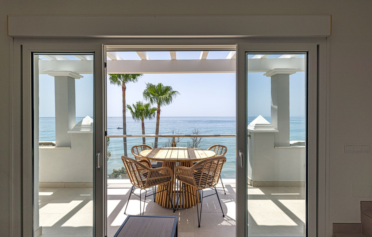 Penthouse for sale in Estepona