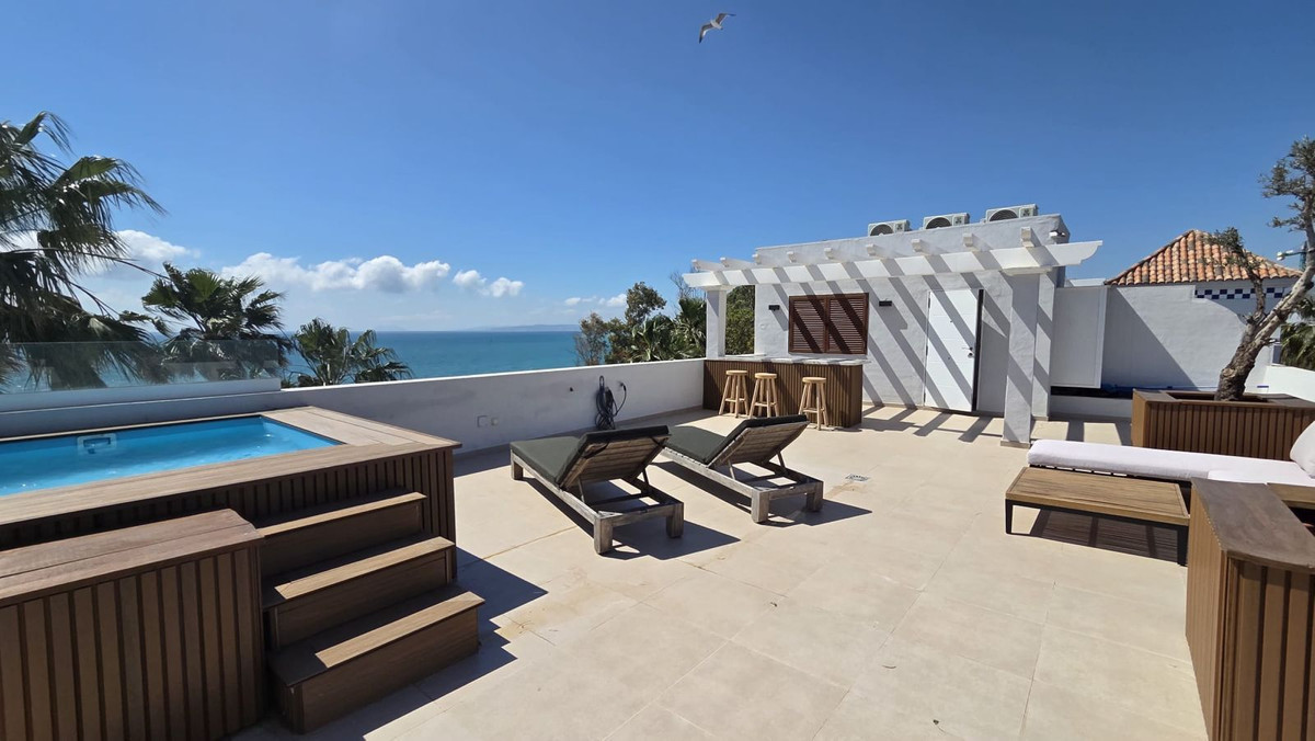Penthouse for sale in Estepona