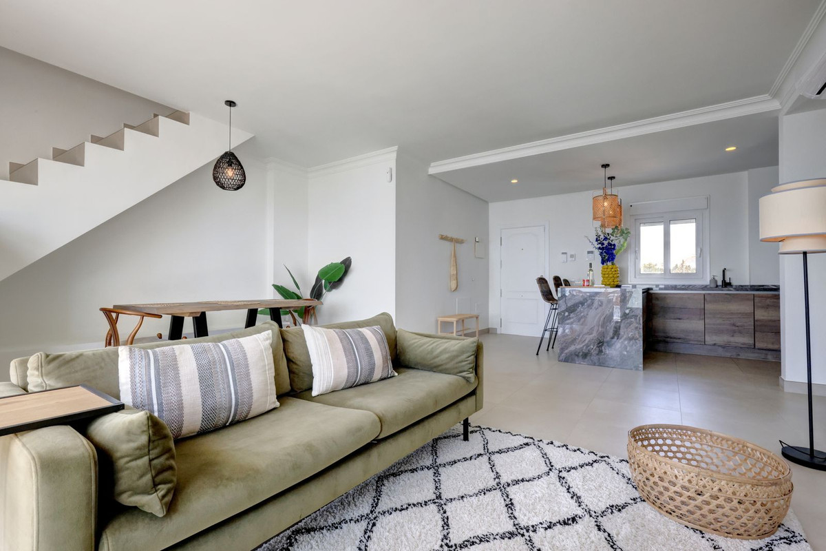 Penthouse for sale in Estepona