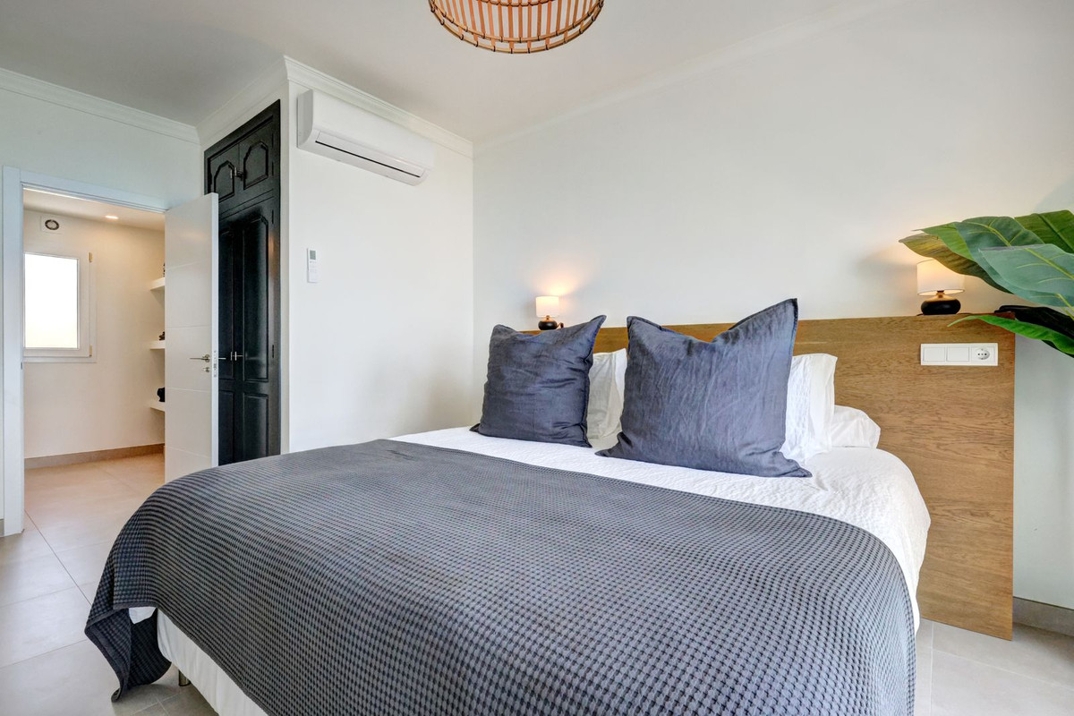 Penthouse for sale in Estepona
