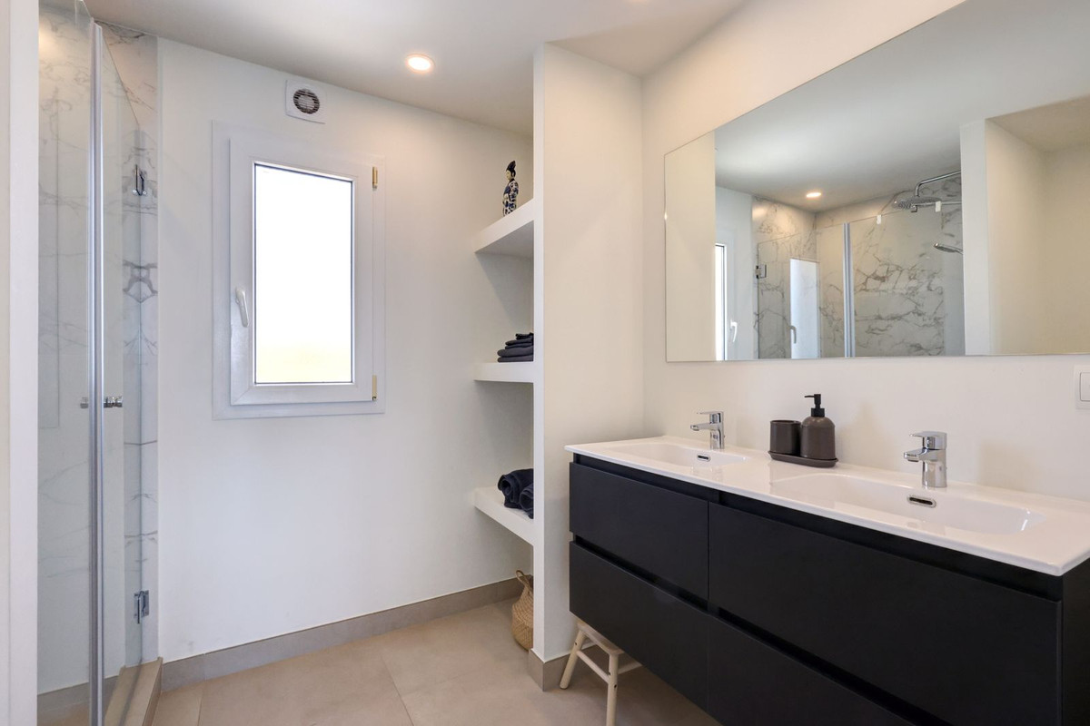 Penthouse for sale in Estepona