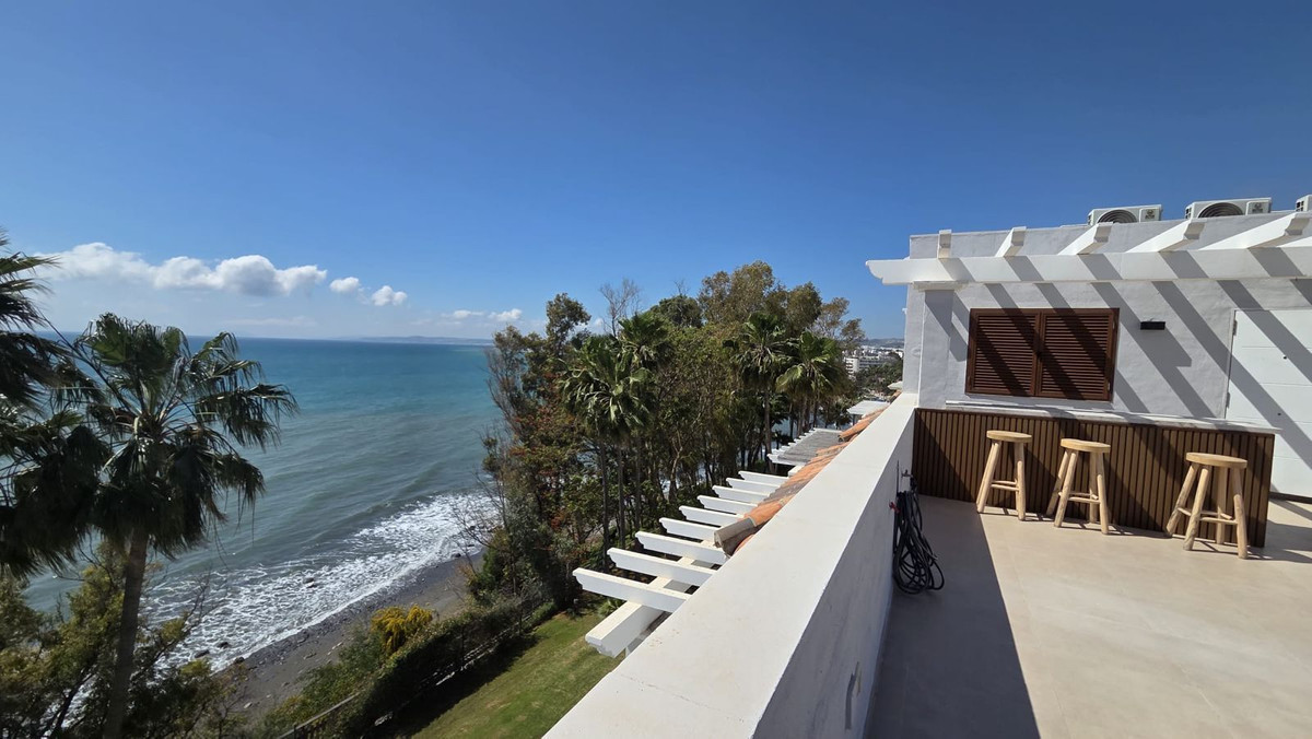 Penthouse for sale in Estepona