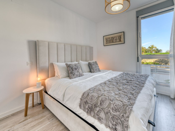 Penthouse for sale in Estepona