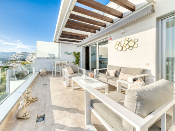 Penthouse for sale in Estepona