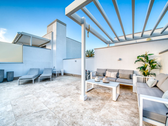Penthouse for sale in Estepona