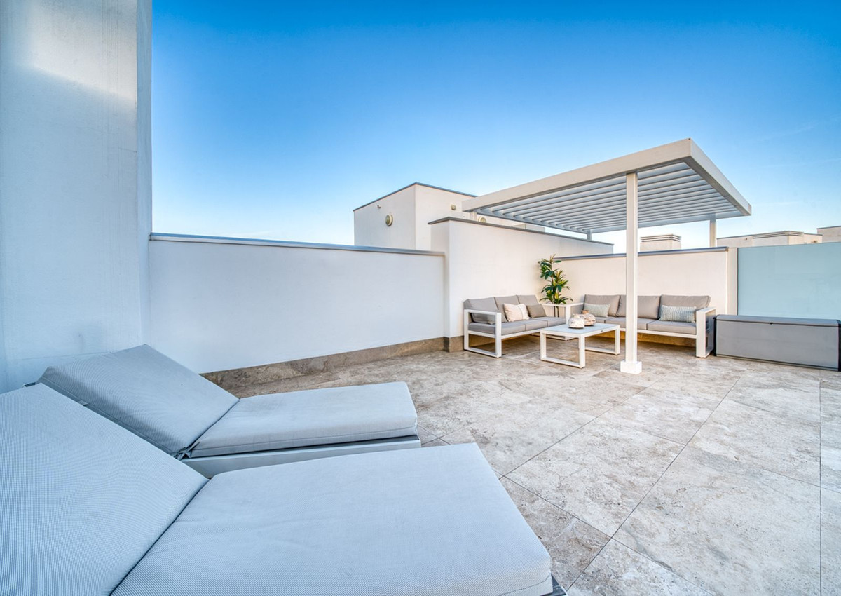 Penthouse for sale in Estepona