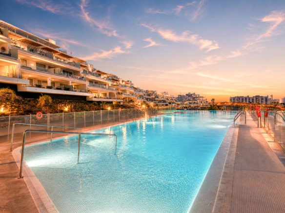 Penthouse for sale in Estepona