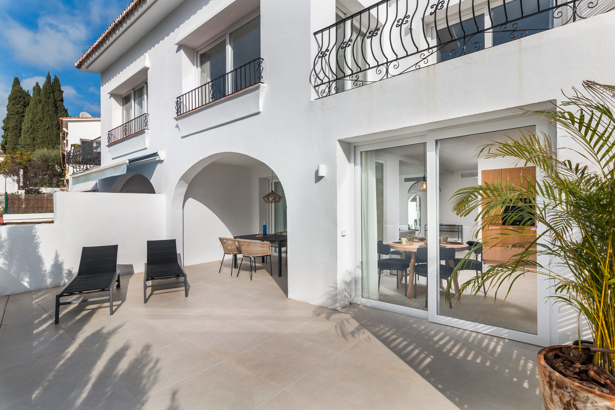 Semi-Detached House for sale in Istán