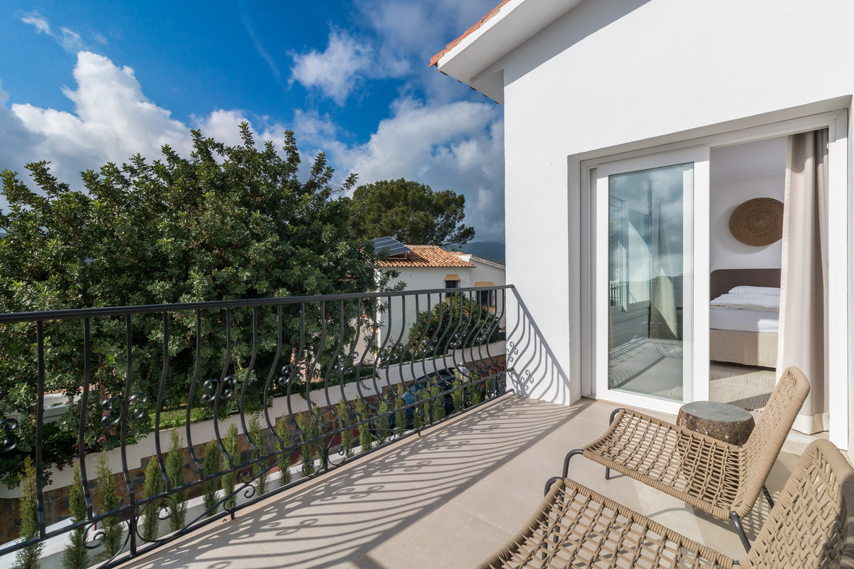 Semi-Detached House for sale in Istán