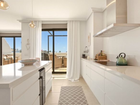 Townhouse for sale in Estepona