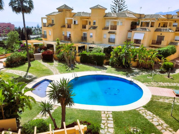 Townhouse for sale in Estepona