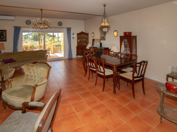Townhouse for sale in Estepona