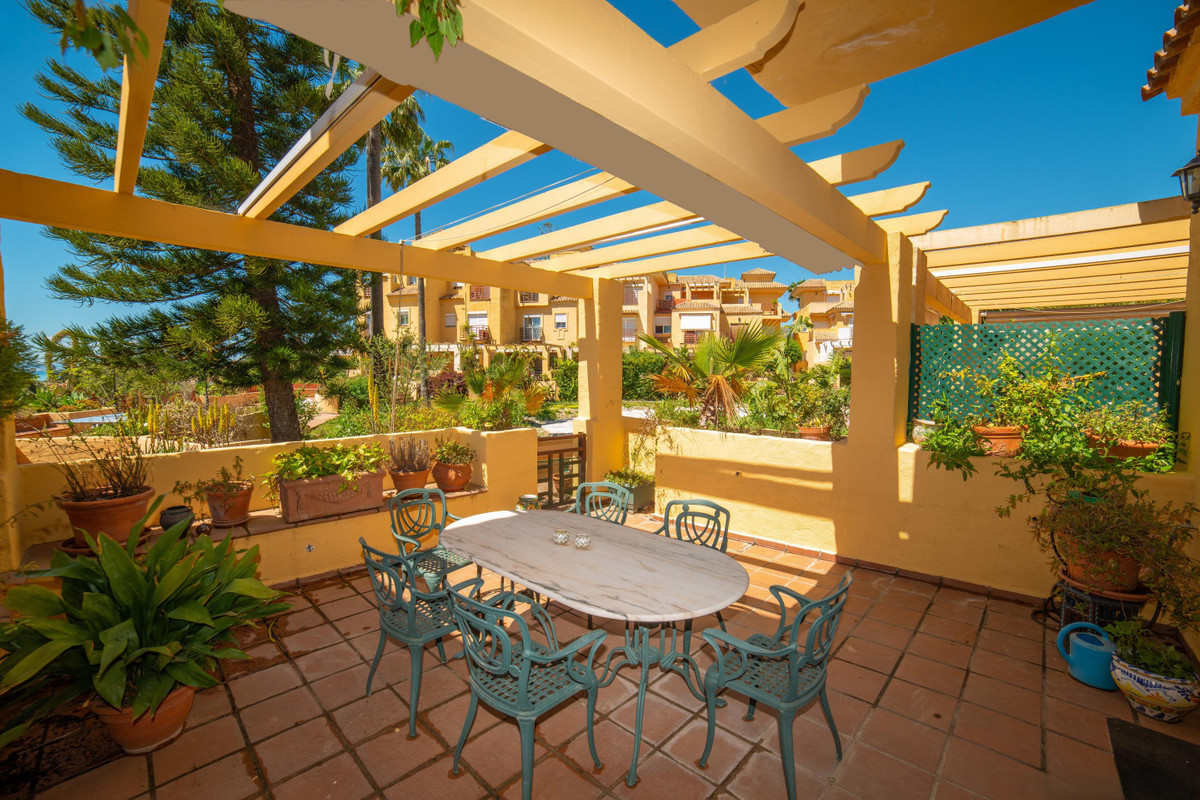 Townhouse for sale in Estepona