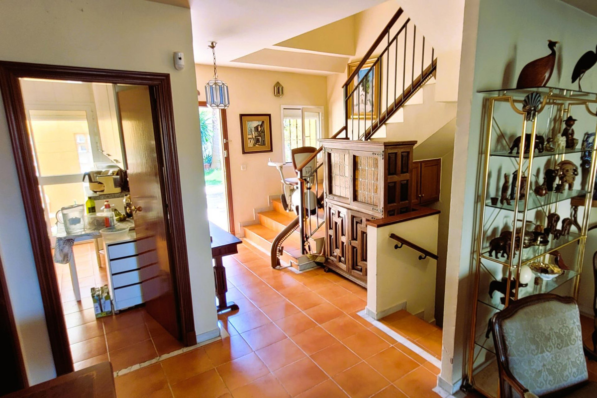 Townhouse for sale in Estepona