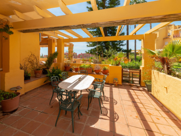 Townhouse for sale in Estepona