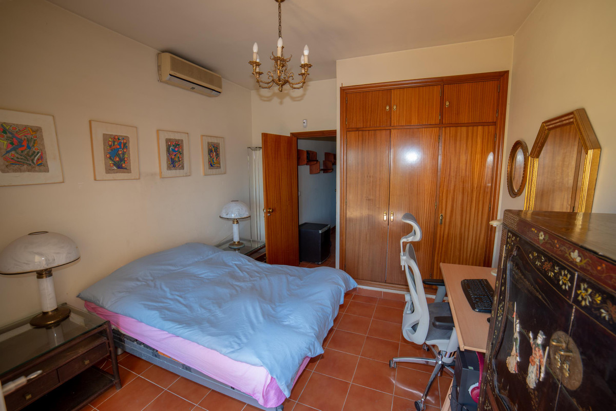 Townhouse for sale in Estepona