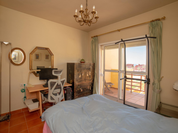 Townhouse for sale in Estepona