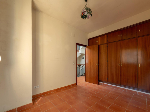 Townhouse for sale in Estepona