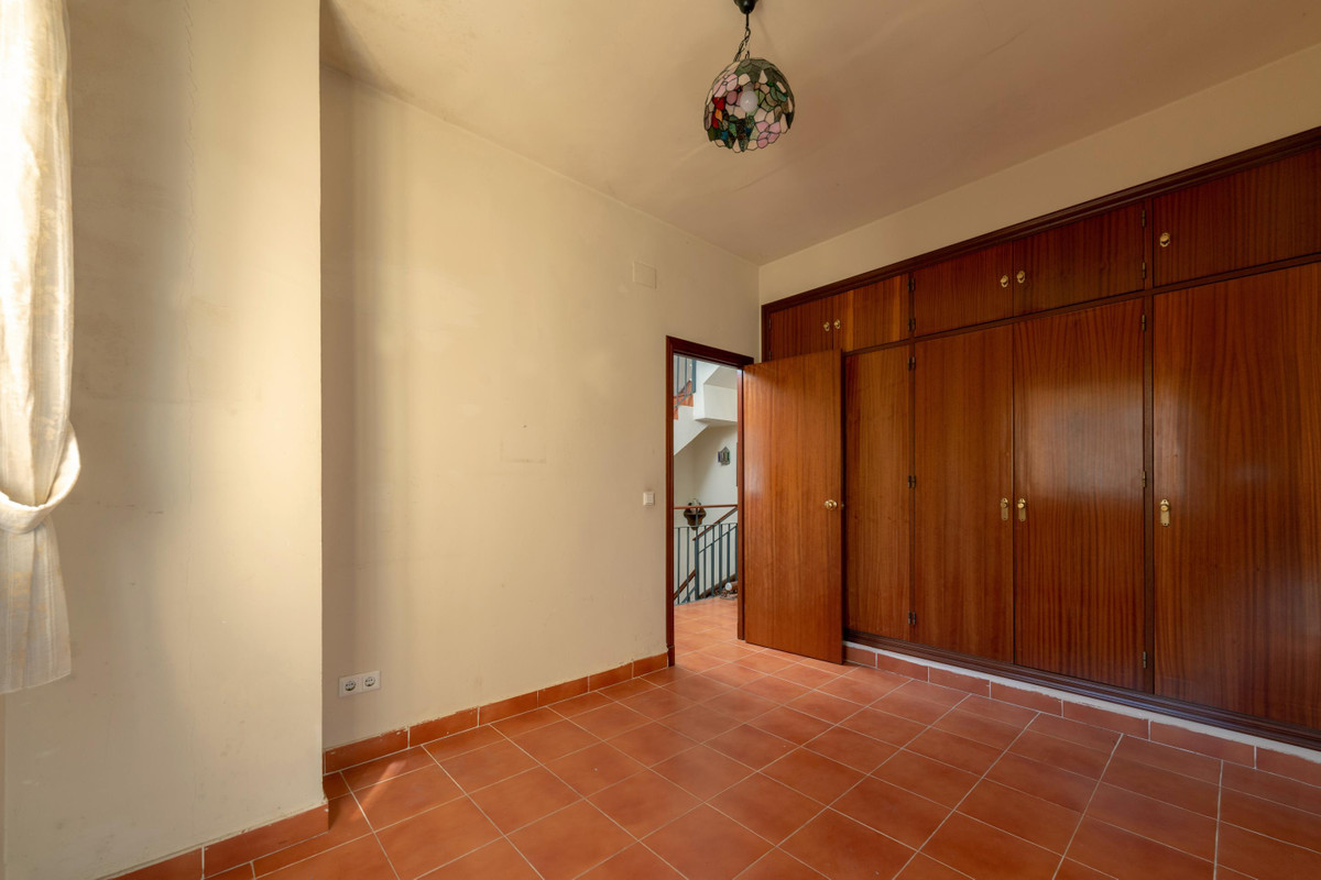 Townhouse for sale in Estepona
