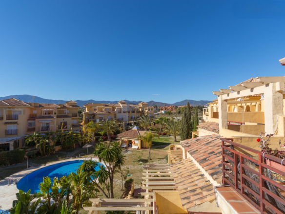 Townhouse for sale in Estepona