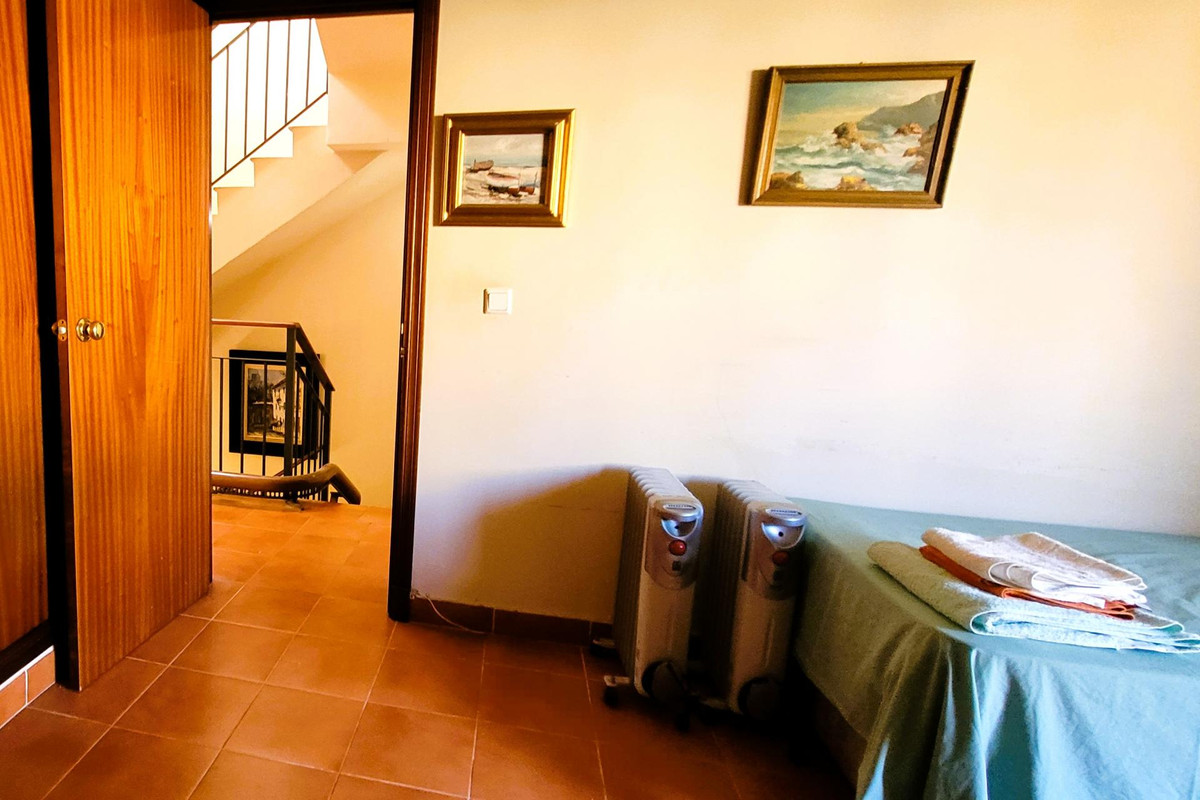 Townhouse for sale in Estepona