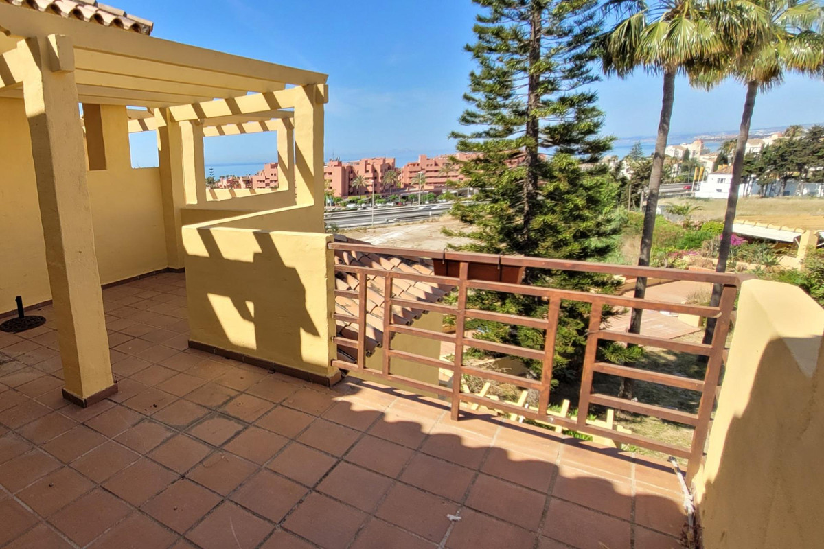 Townhouse for sale in Estepona