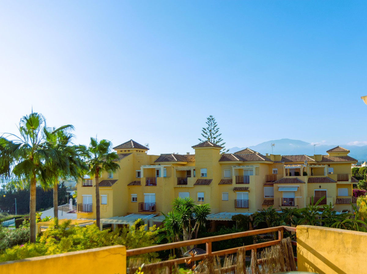 Townhouse for sale in Estepona