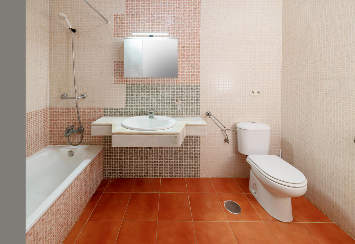 Townhouse for sale in Estepona