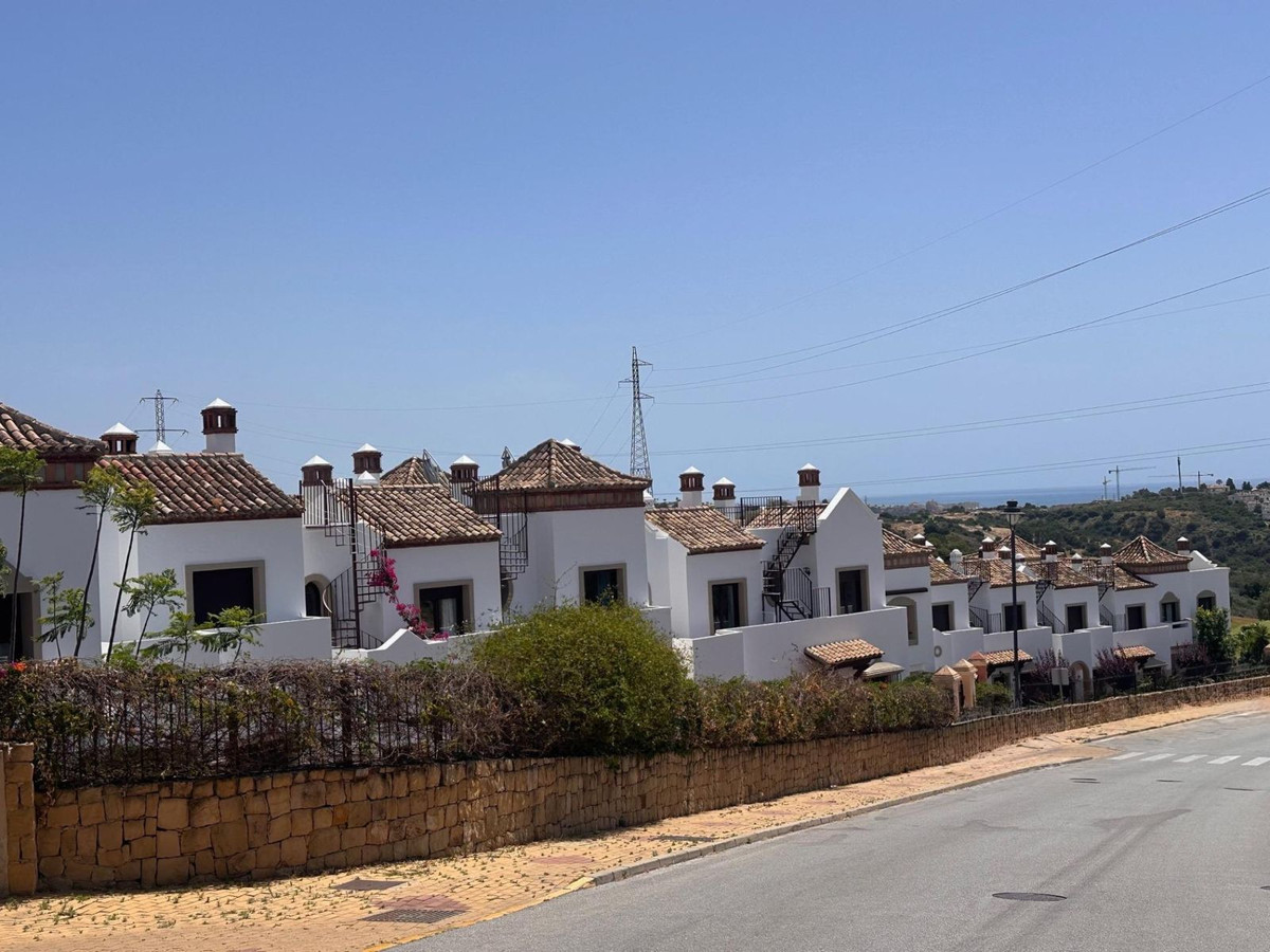 Townhouse for sale in Estepona