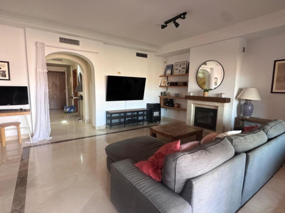 Townhouse for sale in Estepona