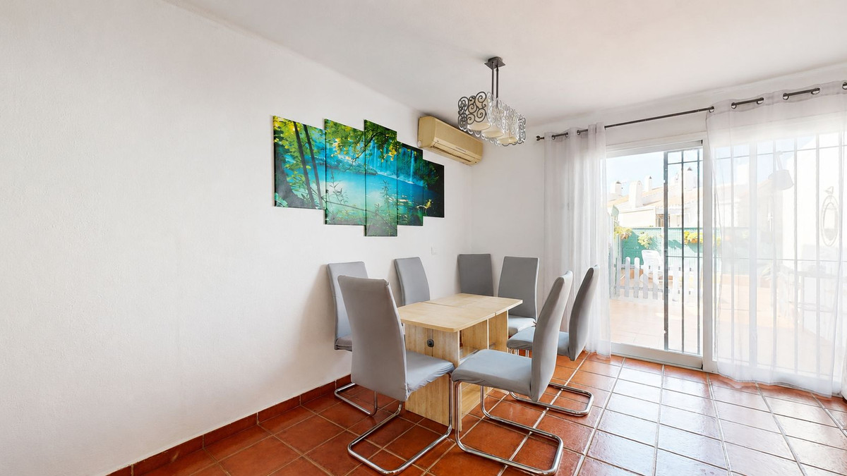 Townhouse for sale in Estepona
