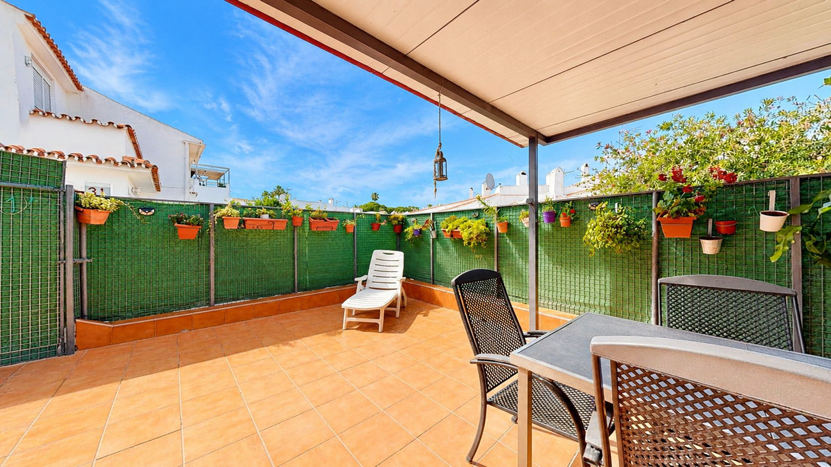 Townhouse for sale in Estepona