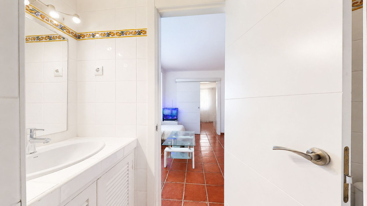 Townhouse for sale in Estepona