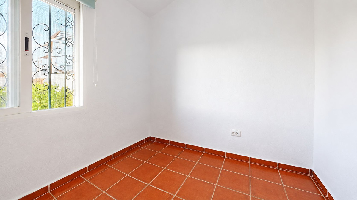 Townhouse for sale in Estepona