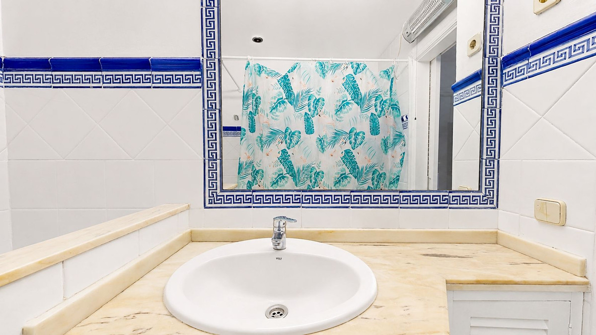 Townhouse for sale in Estepona