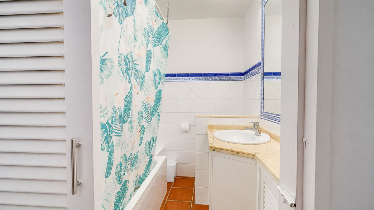 Townhouse for sale in Estepona