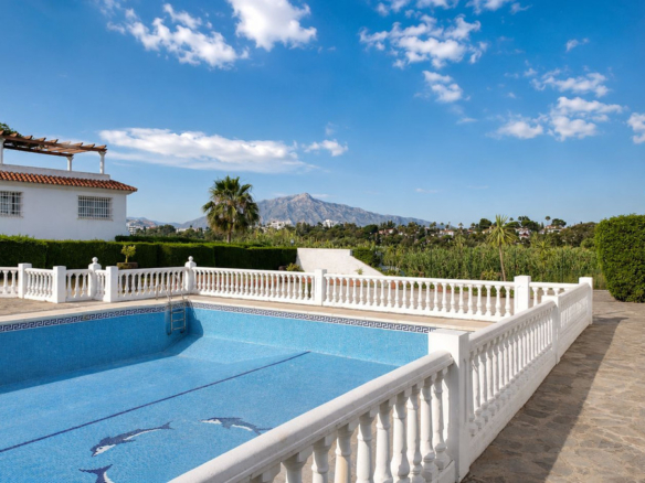 Townhouse for sale in Estepona