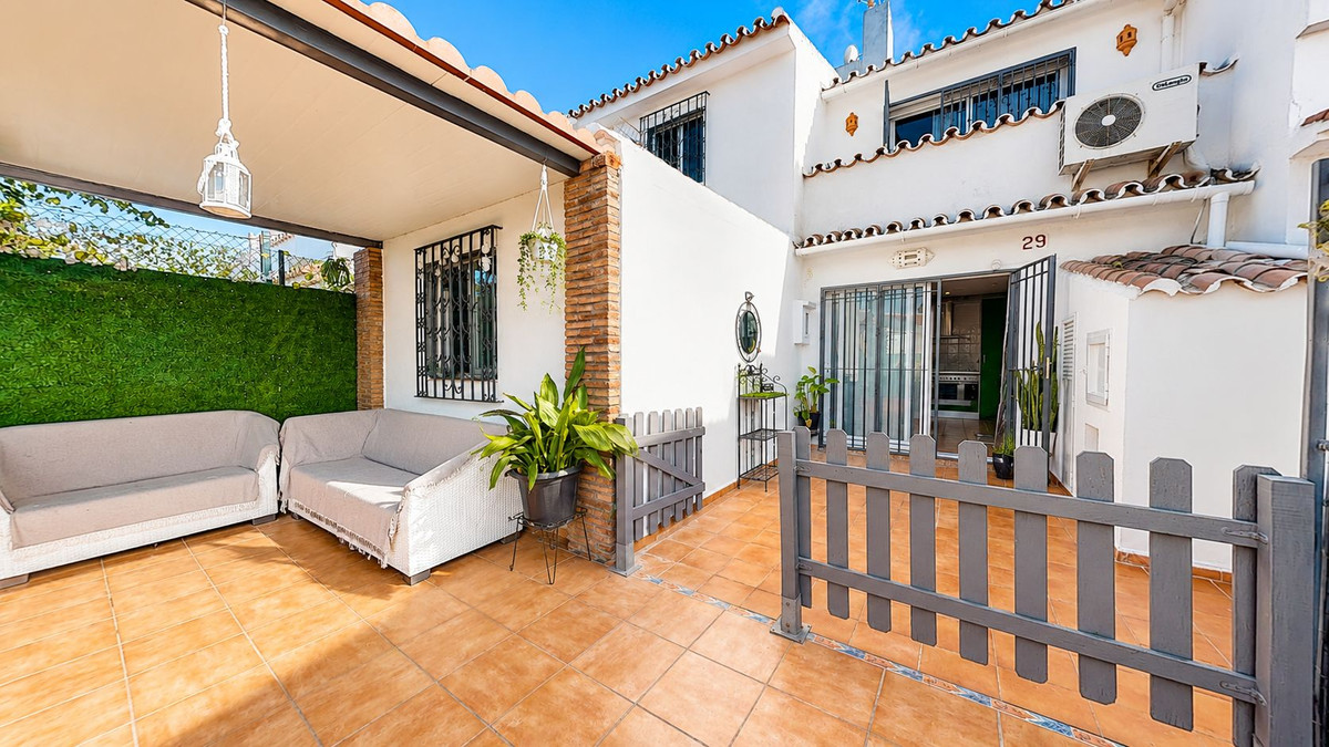 Townhouse for sale in Estepona
