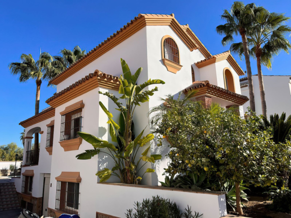 Villa for sale in Alhaurín el Grande