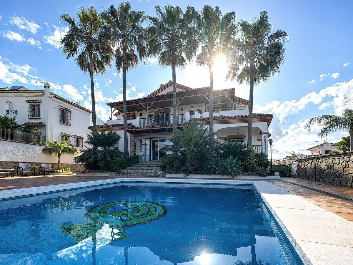 Villa for sale in Alhaurín el Grande